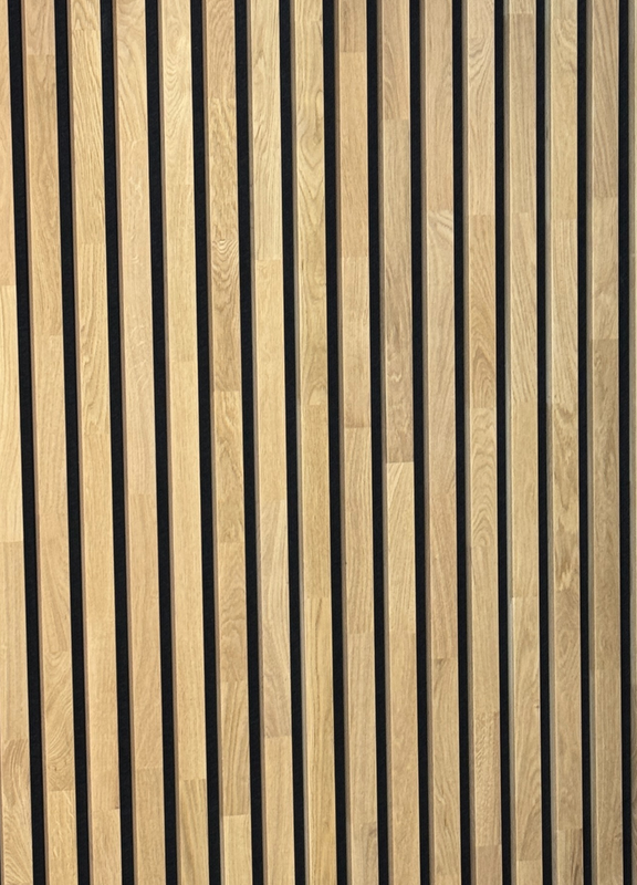 L&auml;hikuva akustiikkapaneelista, lakattu tammi